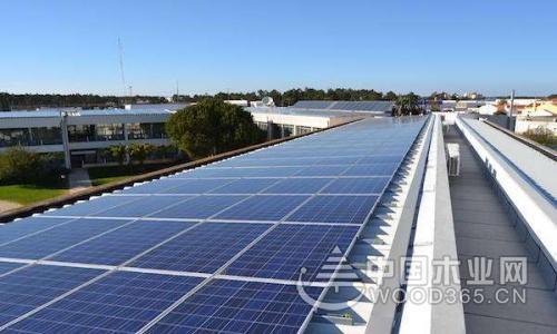 安信地板建成业内首家太阳能光伏发电新能源工厂